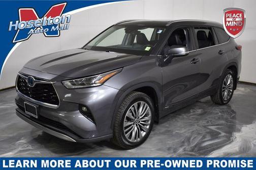 Magnetic Gray Metallic 2022 Toyota Highlander Hybrid Platinum