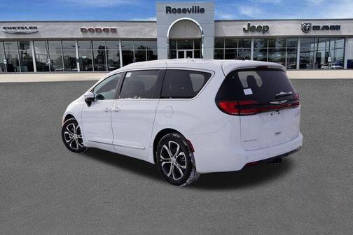 2026 Chrysler Pacifica Pinnacle