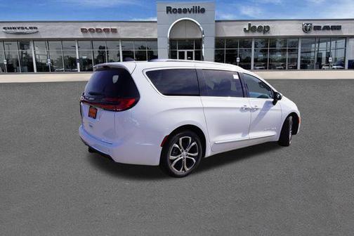 2026 Chrysler Pacifica Pinnacle