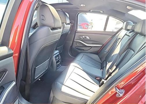 2019 BMW 330 i xDrive