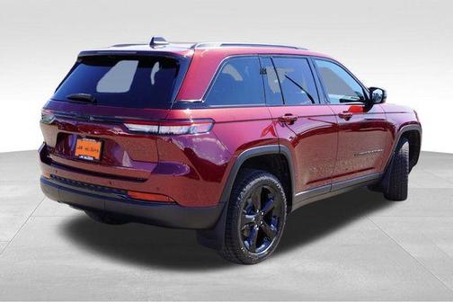 2022 Jeep Grand Cherokee Altitude