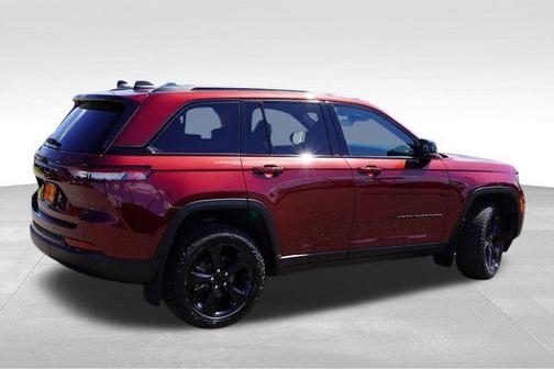 2022 Jeep Grand Cherokee Altitude