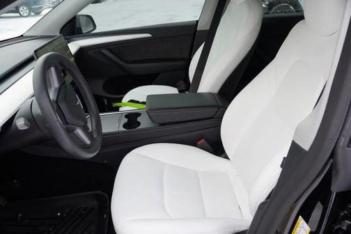 2025 Tesla Model Y Long Range