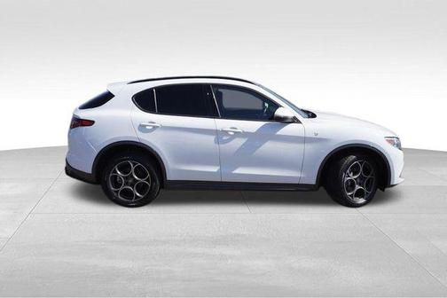2022 Alfa Romeo Stelvio Ti