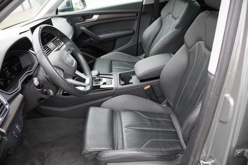 2024 Audi Q5 45 S line quattro Premium