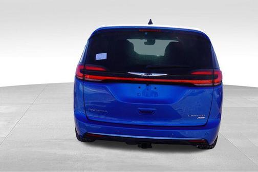 Hydro Blue Pearlcoat 2026 Chrysler Pacifica Limited