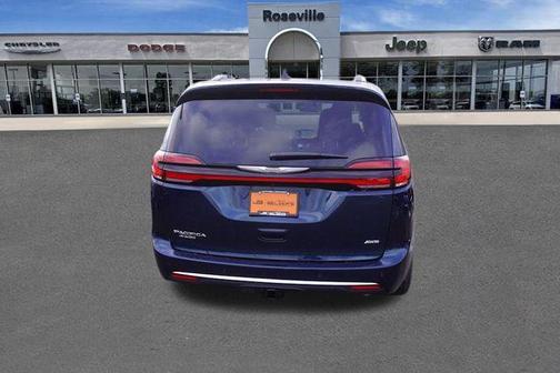 2025 Chrysler Pacifica Pinnacle