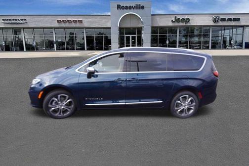 2025 Chrysler Pacifica Pinnacle