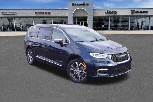 2025 Chrysler Pacifica Pinnacle