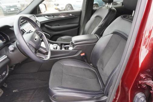 2022 Jeep Grand Cherokee Altitude