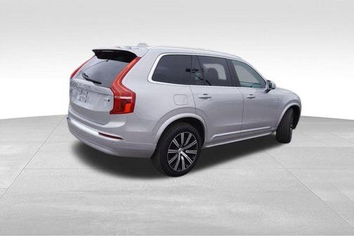 2024 Volvo XC90 B5 Plus Bright Theme