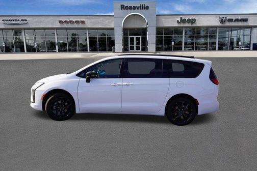 Bright White Clearcoat 2027 Chrysler Pacifica LIMITED