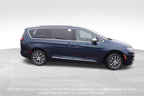 2025 Chrysler Pacifica Hybrid Pinnacle