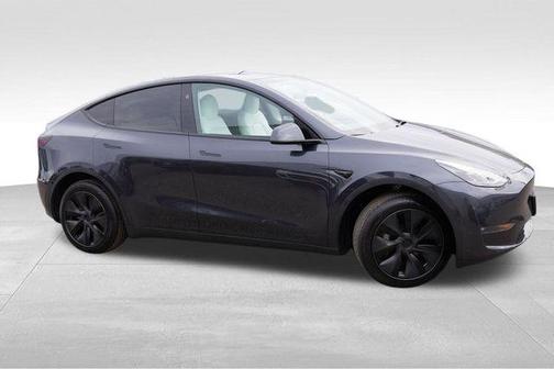 2025 Tesla Model Y Long Range