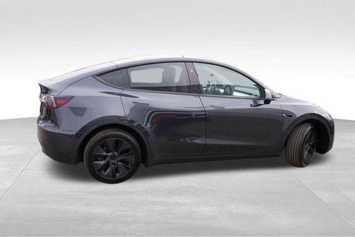2025 Tesla Model Y Long Range
