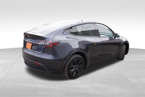 2025 Tesla Model Y Long Range