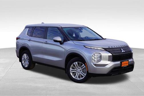 2023 Mitsubishi Outlander ES