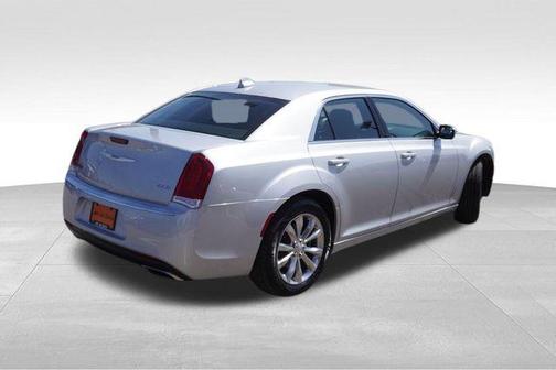 2021 Chrysler 300 Touring
