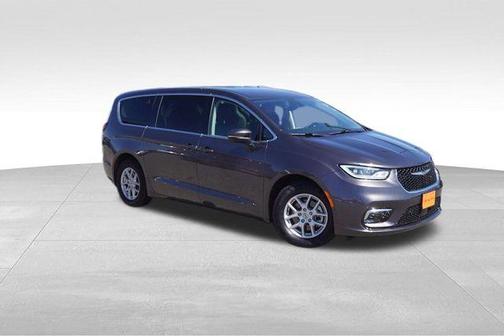 2023 Chrysler Pacifica Touring-L