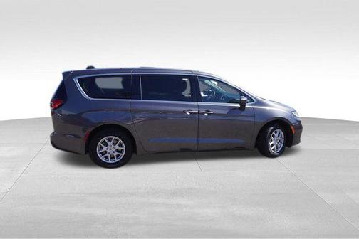 2023 Chrysler Pacifica Touring-L