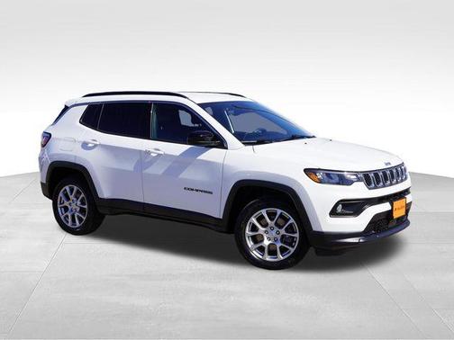 Bright White Clearcoat 2023 Jeep Compass Latitude Lux
