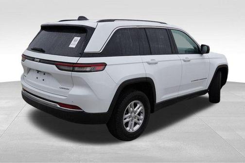 2022 Jeep Grand Cherokee Laredo