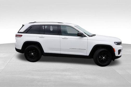 2022 Jeep Grand Cherokee Laredo