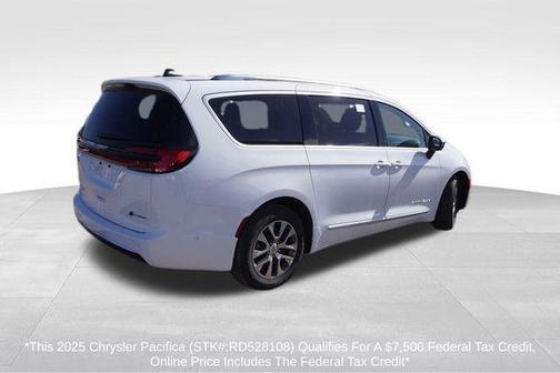 2025 Chrysler Pacifica Hybrid Pinnacle