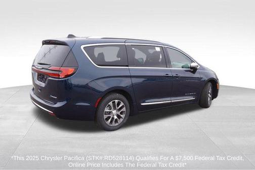 2025 Chrysler Pacifica Hybrid Pinnacle