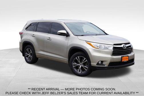 Creme Brulee 2016 Toyota Highlander XLE