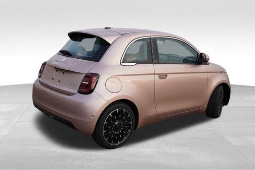 2024 FIAT 500e Base