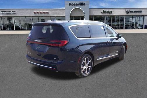 2025 Chrysler Pacifica Pinnacle