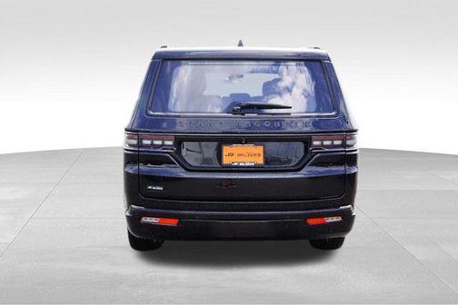 2022 Jeep Grand Wagoneer Series II