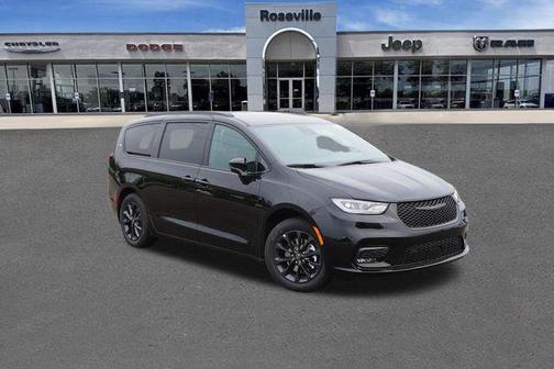 2025 Chrysler Pacifica Select