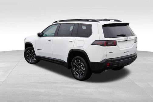 Bright White Clearcoat 2026 Jeep Cherokee LAREDO/LIMITED