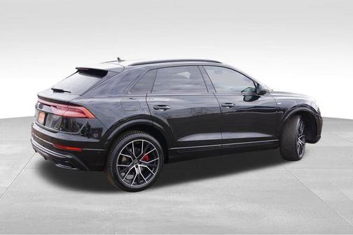 2022 Audi Q8 55 Premium Plus
