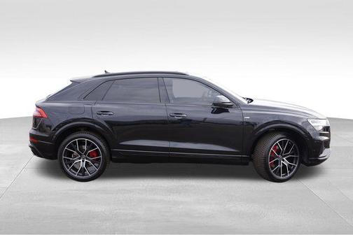 2022 Audi Q8 55 Premium Plus