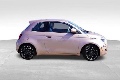 2024 FIAT 500e Base
