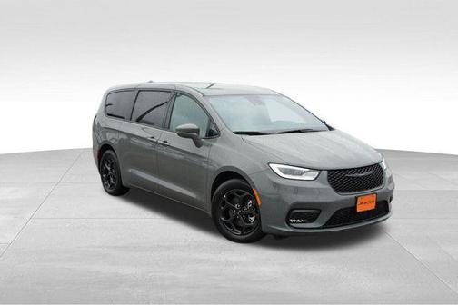 2022 Chrysler Pacifica Hybrid Touring L