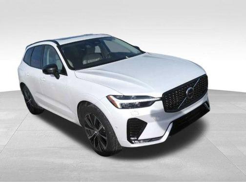 2024 Volvo XC60 B5 Plus Dark Theme