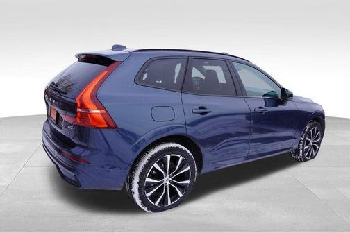 2024 Volvo XC60 B5 Plus Dark Theme