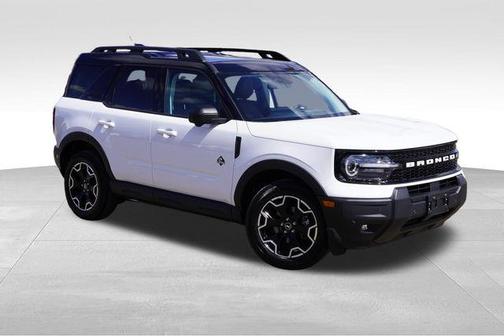 Oxford White 2025 Ford Bronco Sport Outer Banks