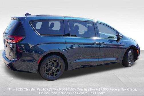 2025 Chrysler Pacifica Hybrid Select