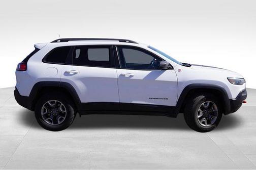 Bright White Clearcoat 2019 Jeep Cherokee Trailhawk