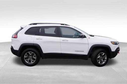 Bright White Clearcoat 2019 Jeep Cherokee Trailhawk