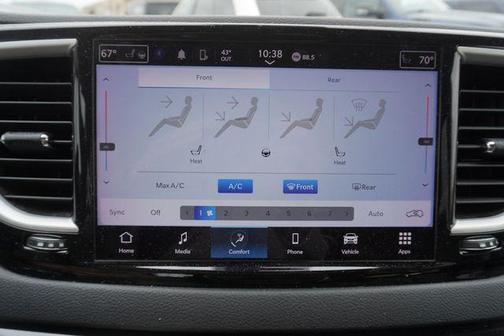2023 Chrysler Pacifica Touring-L