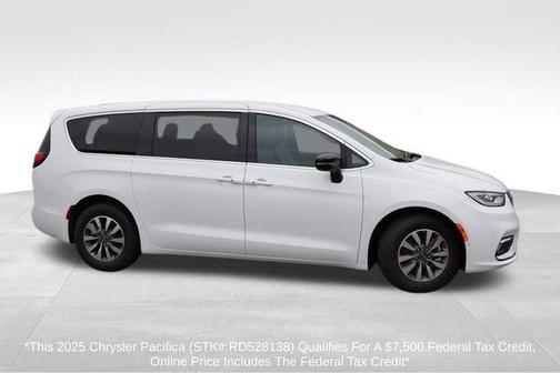 2025 Chrysler Pacifica Hybrid Select