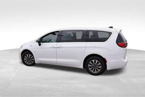 2025 Chrysler Pacifica Hybrid Select