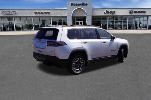 Silver Zynith Clearcoat 2026 Jeep Cherokee LAREDO/LIMITED