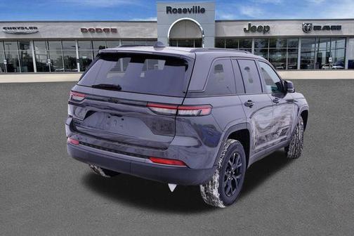 2026 Jeep Grand Cherokee Laredo
